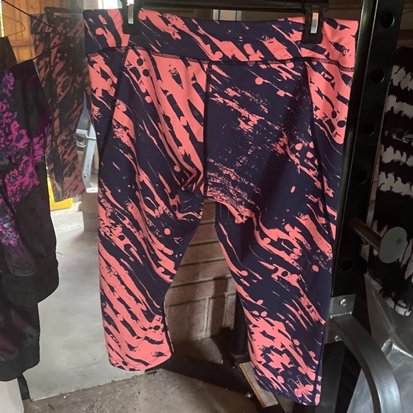 North Face Leggings Peach and Blue 3/4 Length - Picture 5 of 13